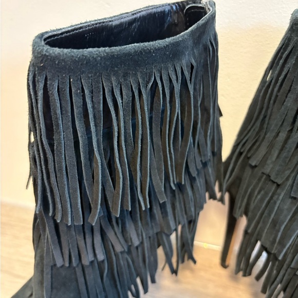 Steve Madden Black Suede Fringe Flapper Stiletto Ankle Booties | Size 8 - Picture 10 of 10